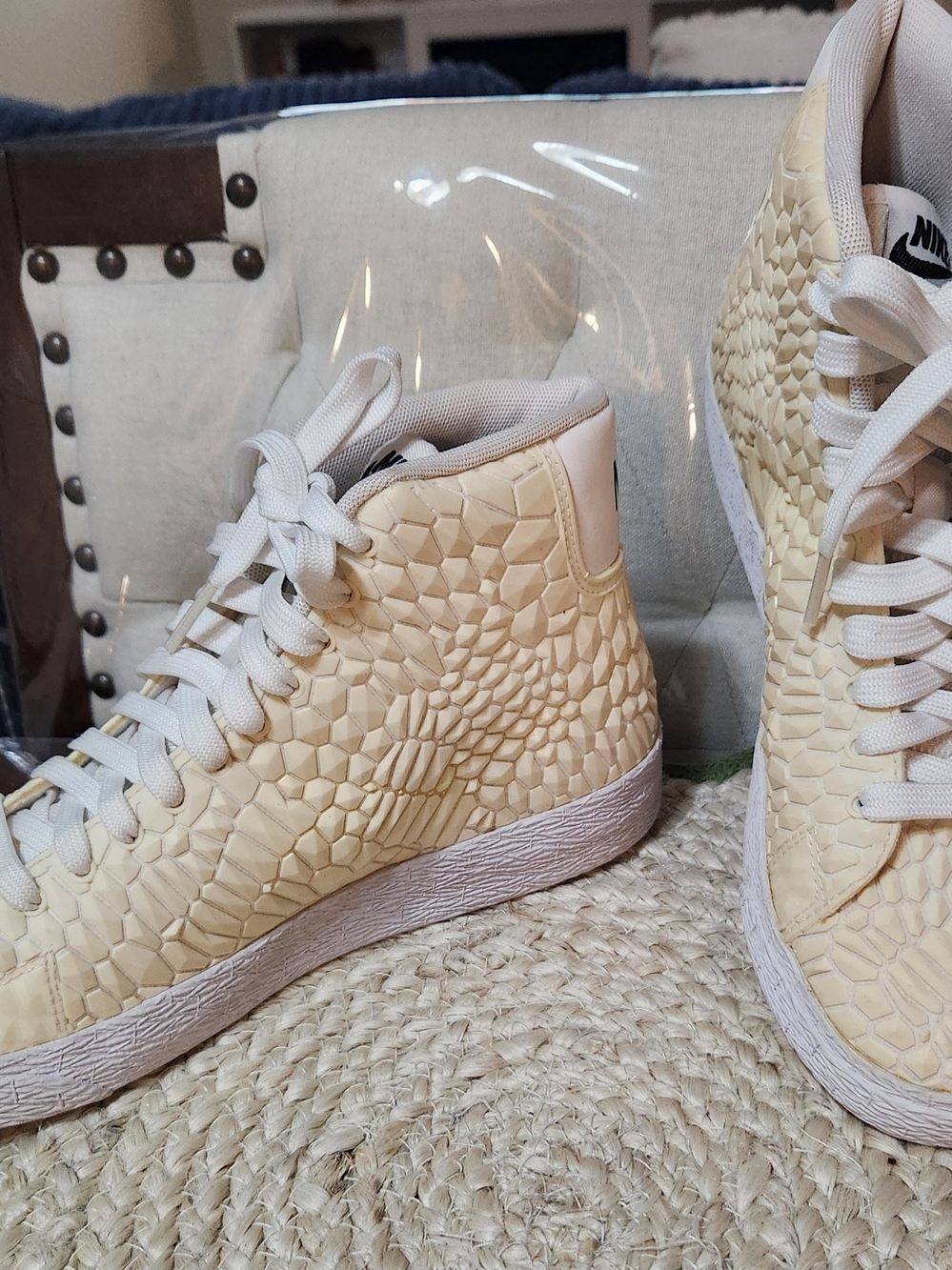 Nike Cream Textured High-Top Sneakers with White Accents.. Sz 5.5 - Picture 2 of 6